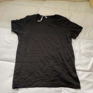 lululemon black workout top
